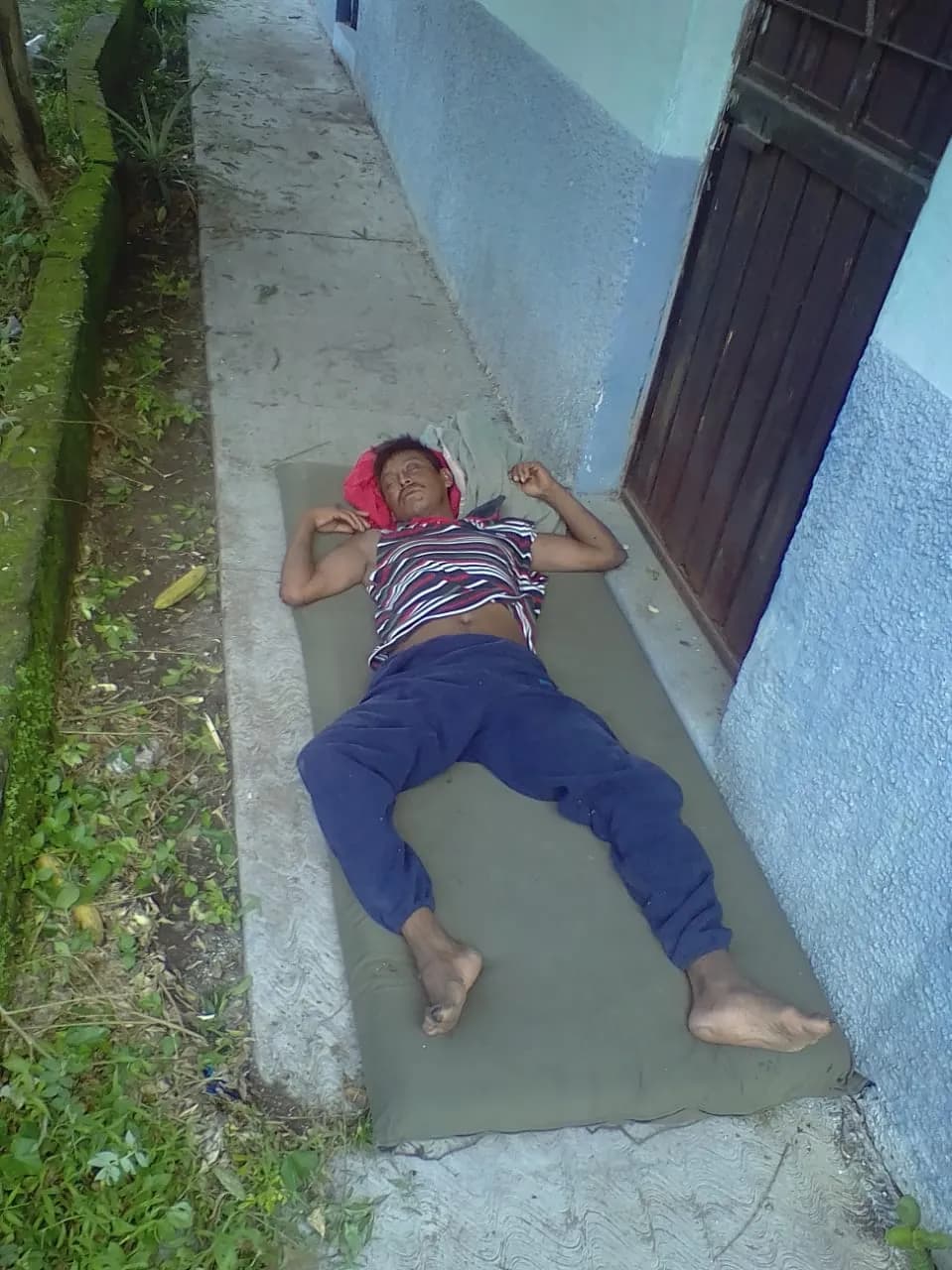 Después de síes días de abandono fallecido