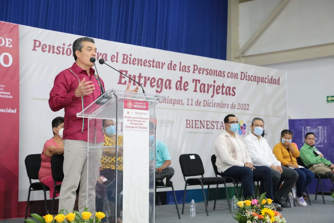Entrega Rutilio Escandón tarjetas bancarias del Programa Pensión para el Bienestar de las Personas con Discapacidad Permanente