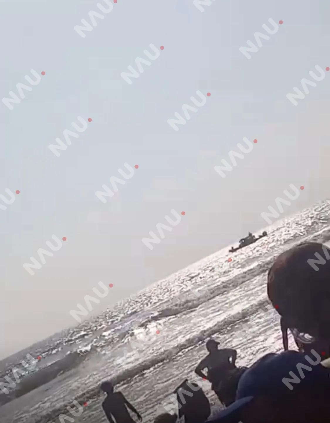 Rescatan con vida a un joven en playa san Benito