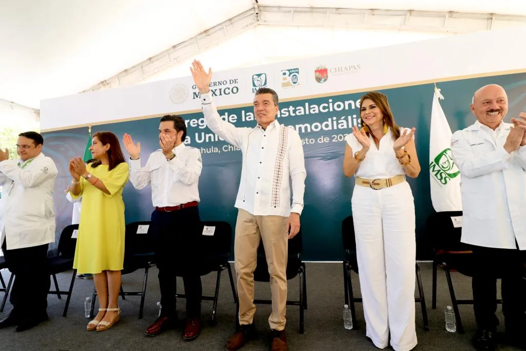 Rutilio Escandón y Zoé Robledo inauguran Unidad de Hemodiálisis del IMSS en Tapachula