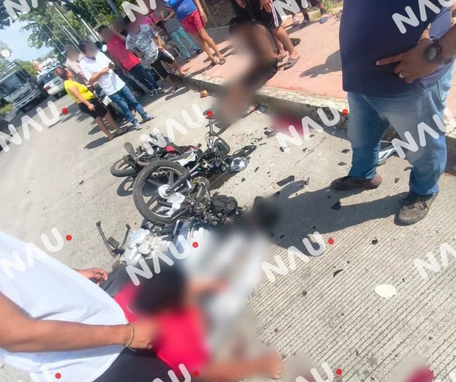 Colisionan dos motociclistas en el camino a La Pita; Grupo CARCH brinda auxilio