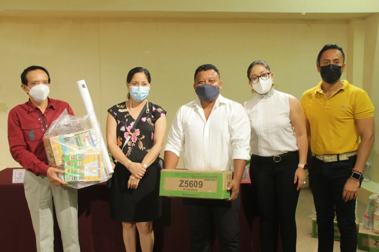TAPACHULA, FUE SEDE DE LA ENTREGA DE MATERIAL DIDÁCTICO PARA ESCUELAS DEL SOCONUSCO