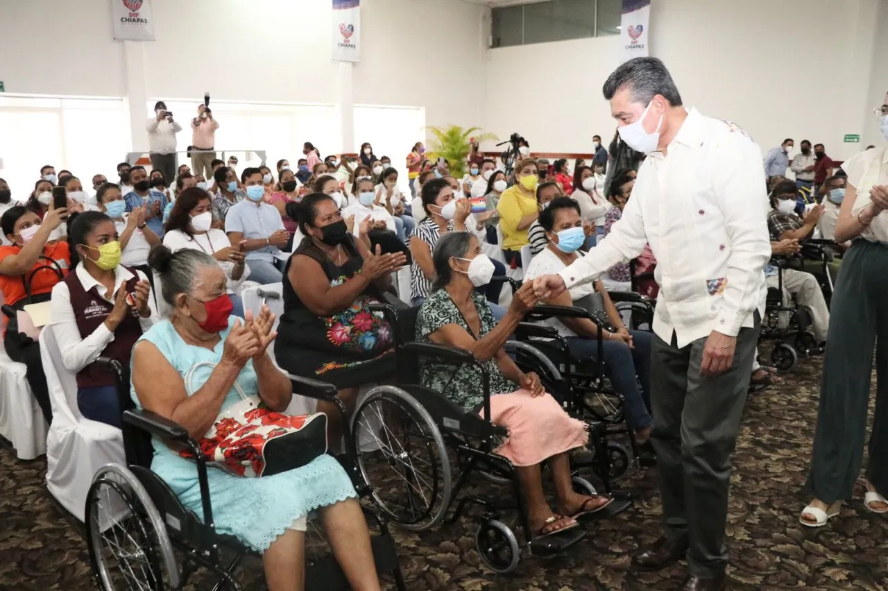 En Tapachula, Rutilio Escandón arranca Programa “Ayudas Técnicas a Personas con Discapacidad 2021”
