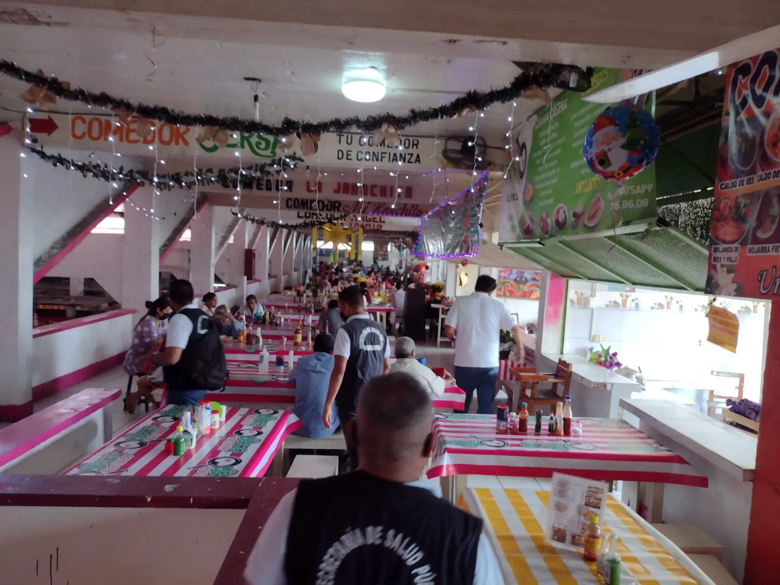 SE MANTIENEN OPERATIVOS DE PREVENCIÓN DEL COVID-19 EN MERCADOS Y COMERCIOS DE TAPACHULA