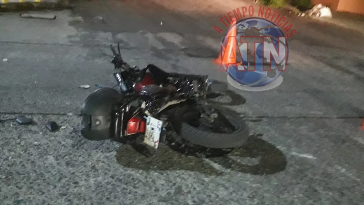 Motociclista lesionado al ser impactado por un vehículo