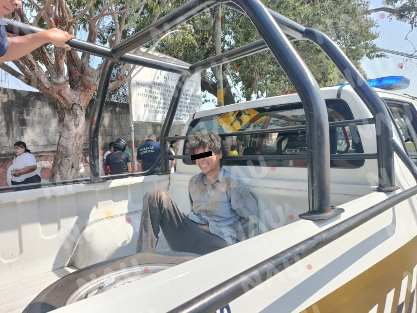 Detienen a una mujer por golpear a un menor de edad