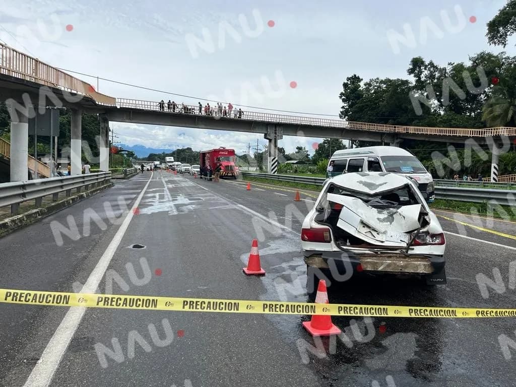 Muere campesino al ser atropellado por un vehículo Tsuru de color blanco