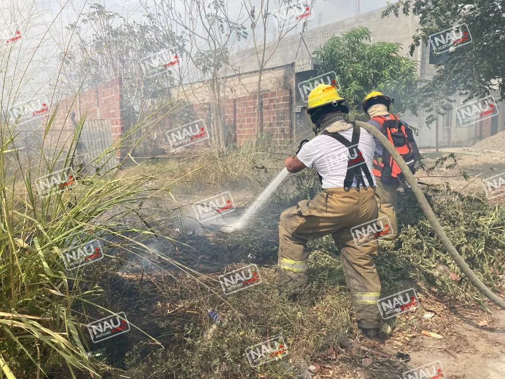 Sofoca Bomberos y PC dos incendios en Tapachula.