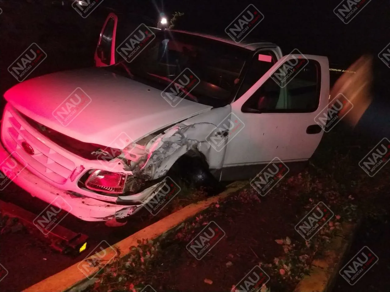 Camioneta chocó y fue abandonada