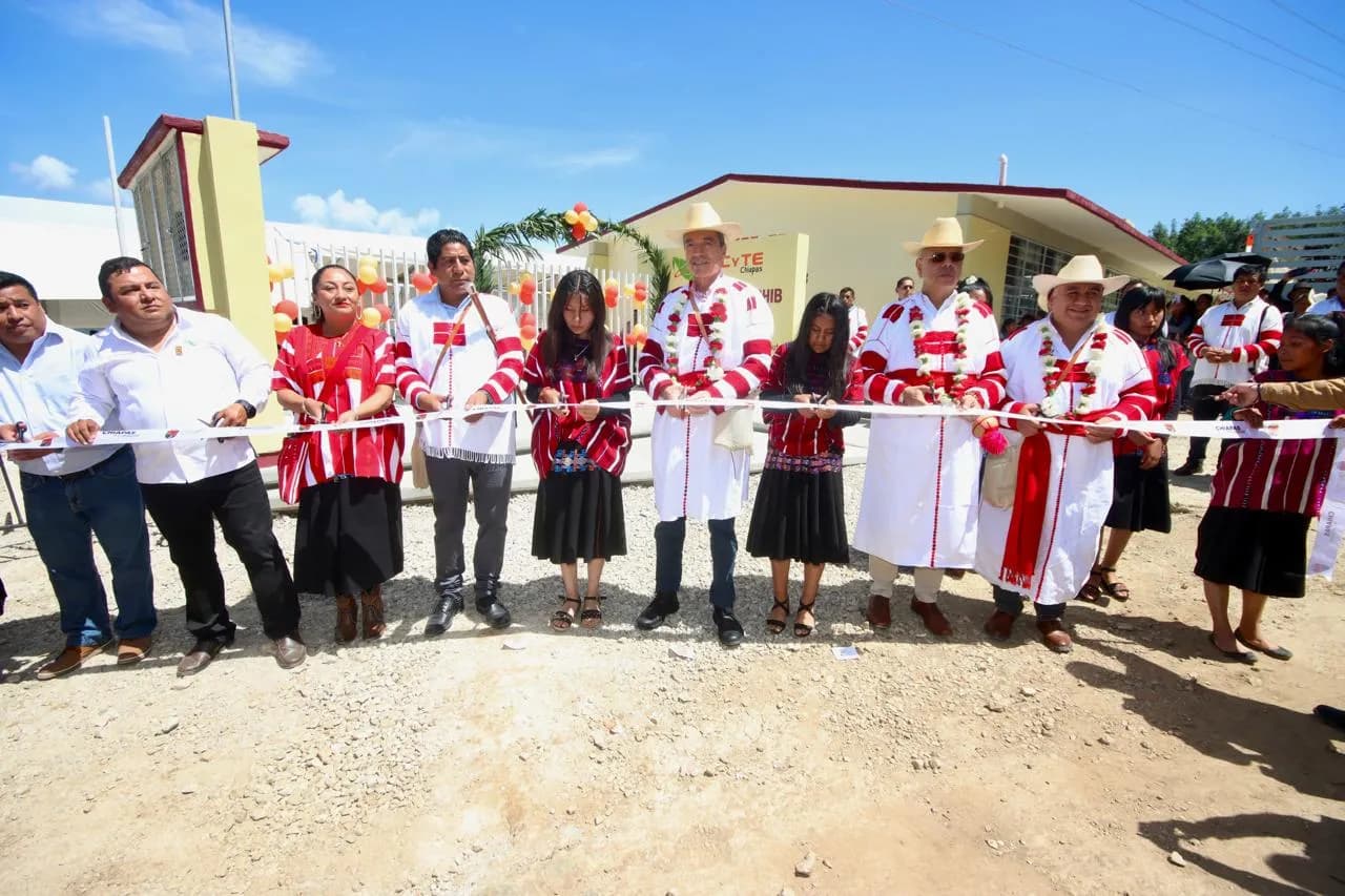 En Oxchuc, Rutilio Escandón inaugura infraestructura educativa en el Cecyte Chiapas, Plantel 48 Yochib