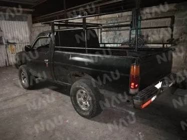 Roban vehículo del estacionamiento de Plaza Cristal.