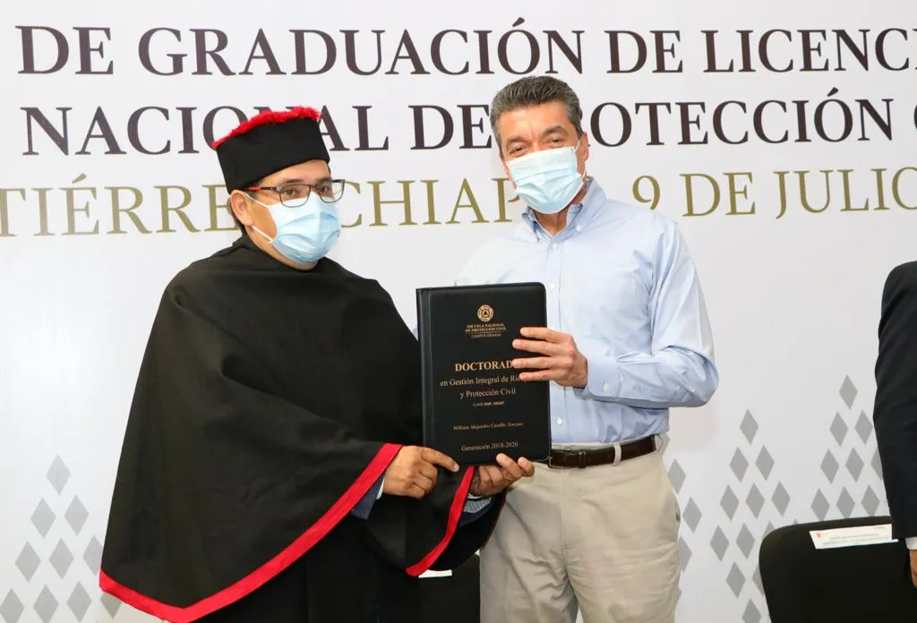 Reconoce Rutilio Escandón a graduados de la Escuela Nacional de Protección Civil Campus Chiapas