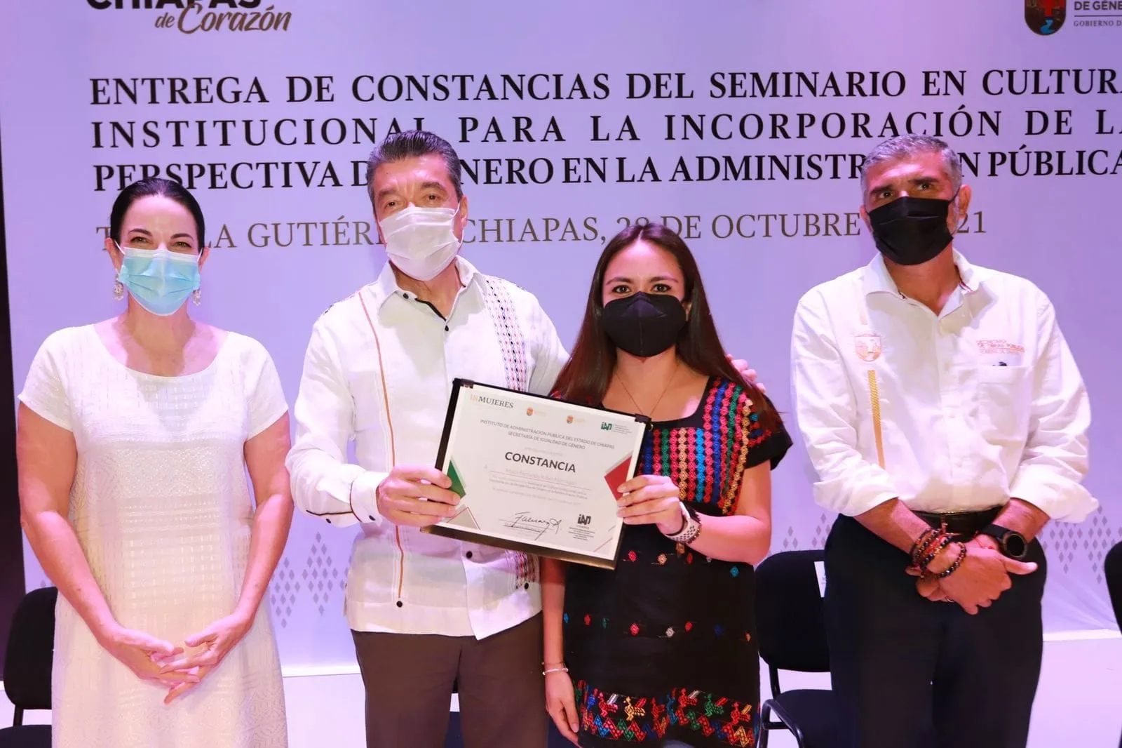 Instruye Rutilio Escandón a las instituciones a incorporar la perspectiva de género en cada acción