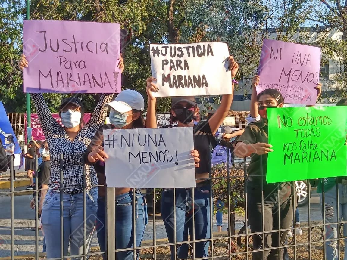 Mujeres del Colectivo Perlas Sonora marchan en Tapachula
