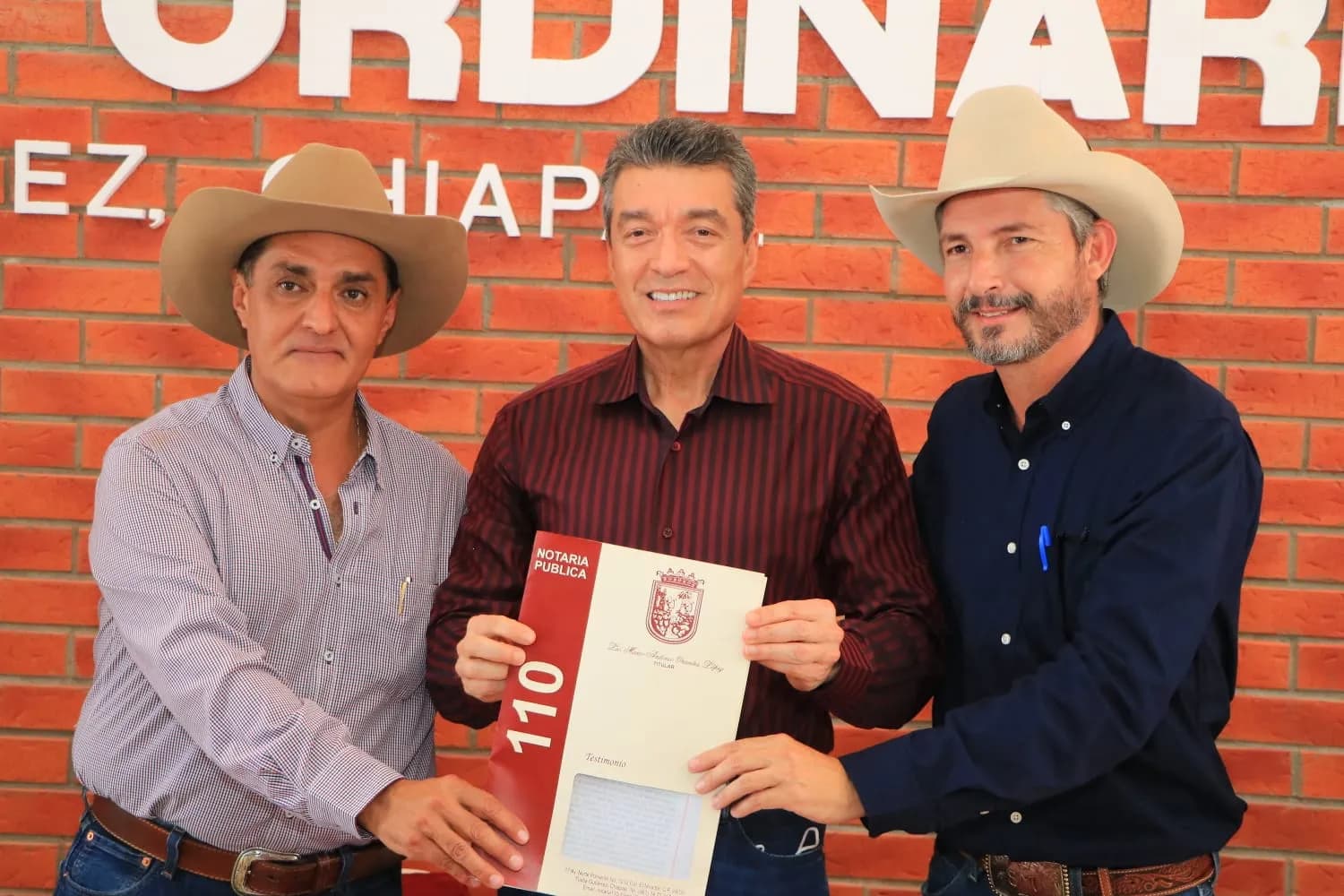 Encabeza Rutilio Escandón Toma de protesta del Consejo Directivo de la Unión Ganadera de Chiapas