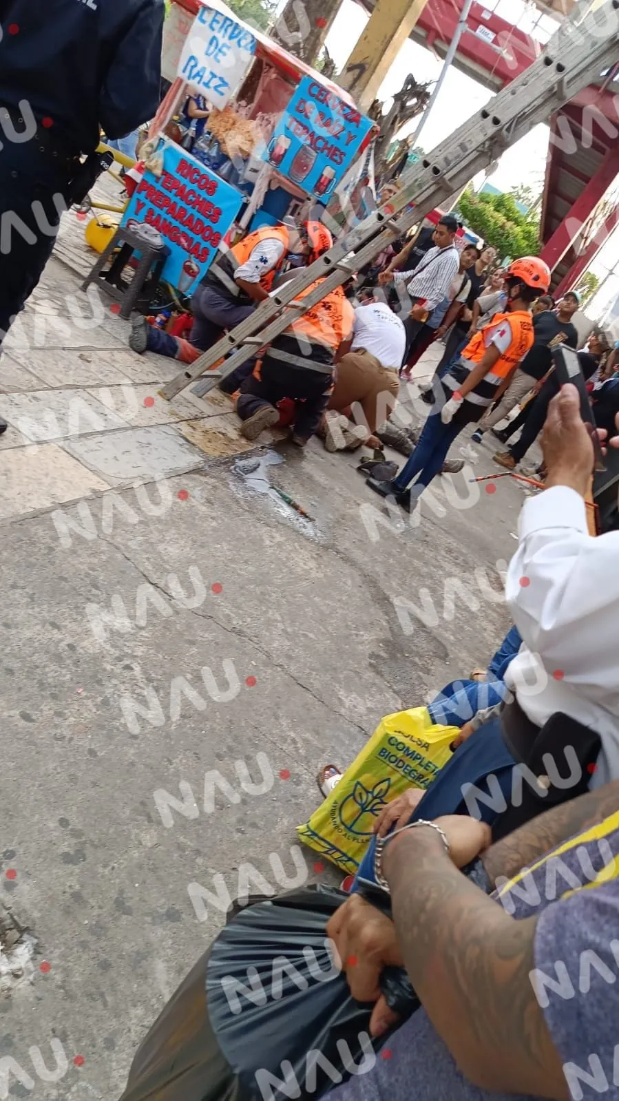 Mu3re Empleado tras descarga eléctrica en estacionamiento de Plaza Cristal