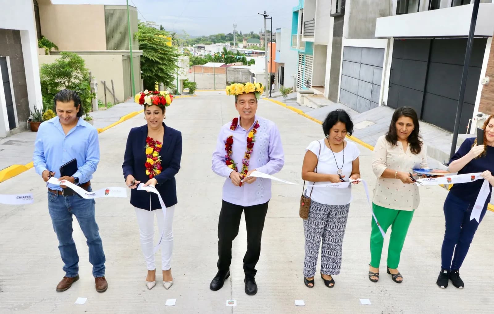 Inaugura Rutilio Escandón pavimentación del circuito vial de la colonia Barranca Verde, de Tuxtla Gutiérrez