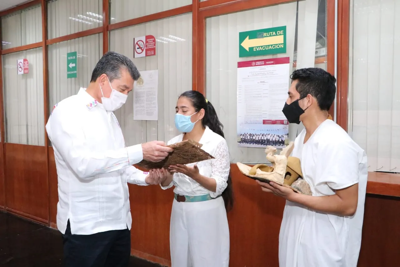 Reconoce Rutilio Escandón el trabajo del pueblo lacandón en la protección de la selva