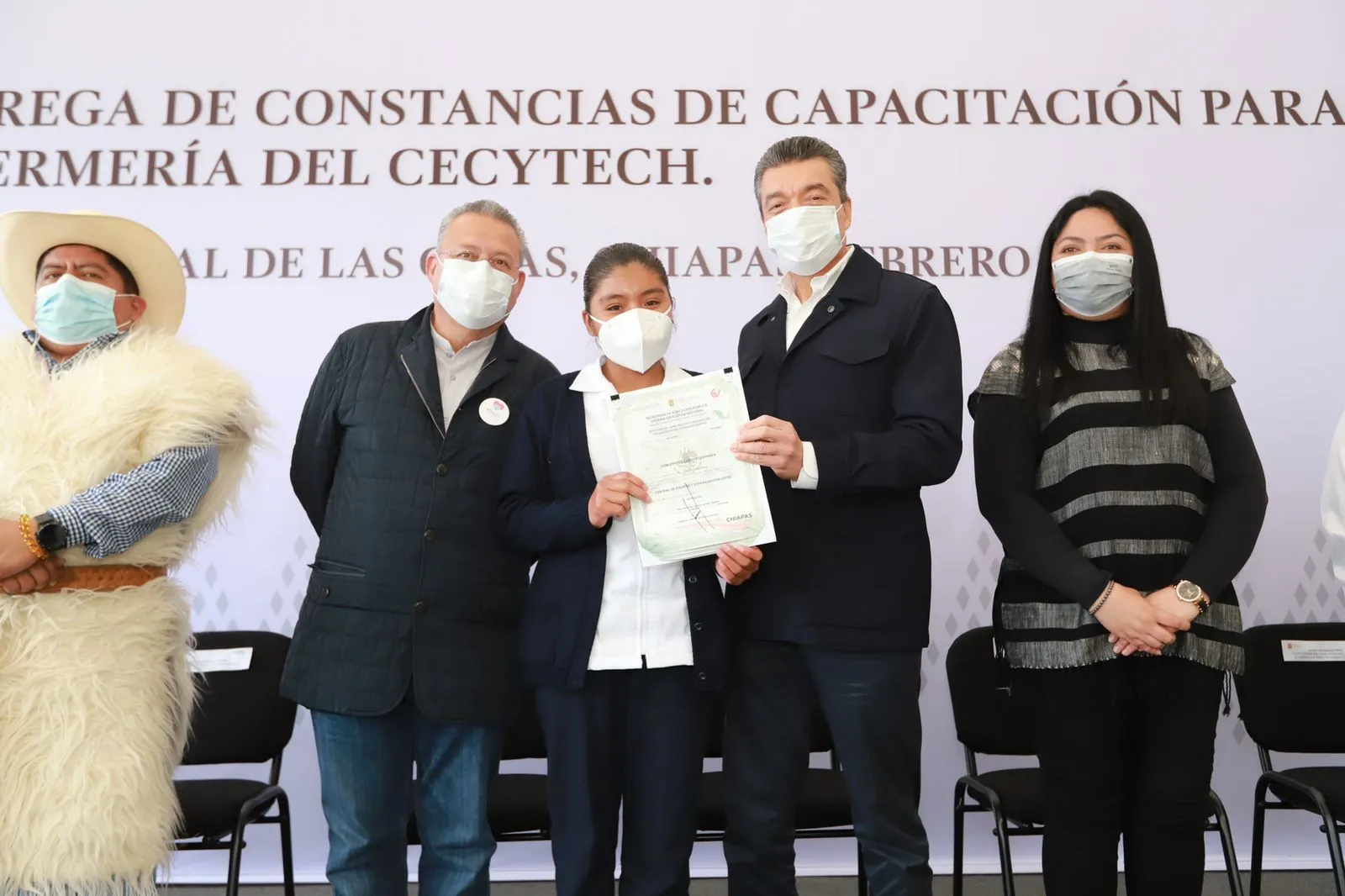 En SCLC, estudiantes de Enfermería del Cecyte Chiapas reciben constancias de capacitación