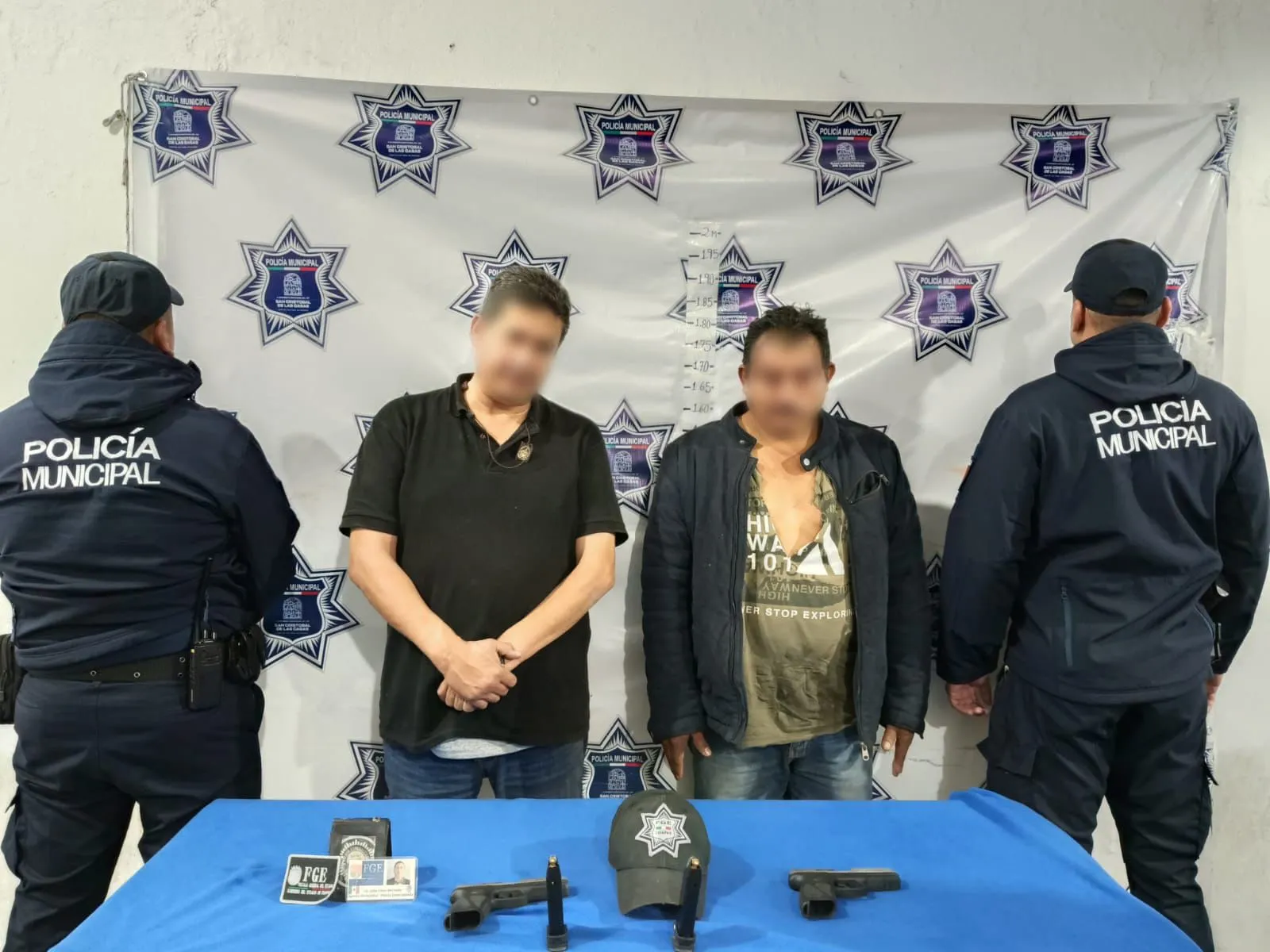 Policía Municipal detiene a dos hombres por portación de armas de fuego y falsificación de identidad en San Cristóbal de Las Casas