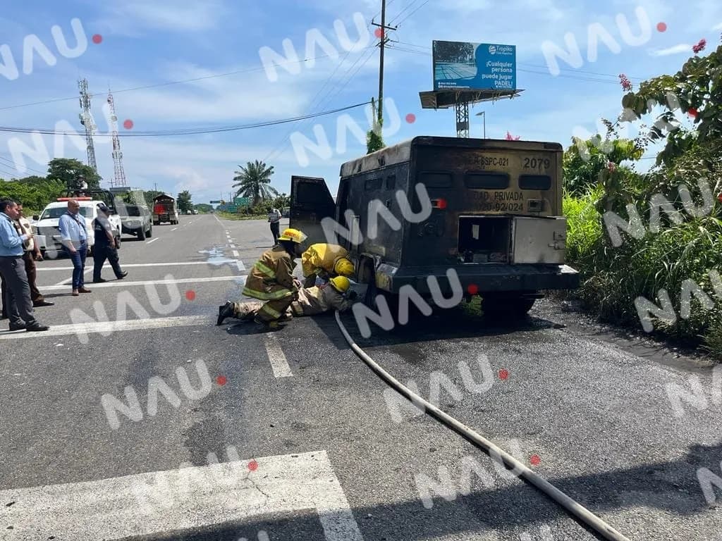 Se incendia camión de cometra