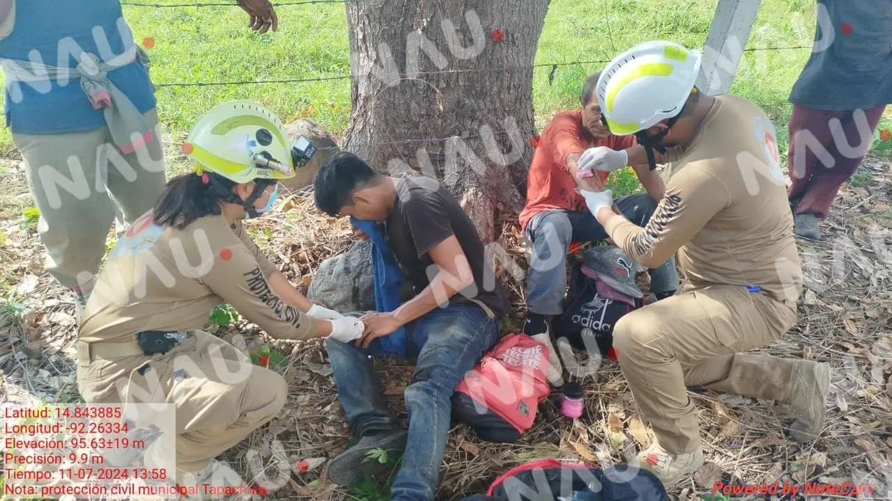 Dos personas resultan lesionadas al caer de un vehículo en movimiento.