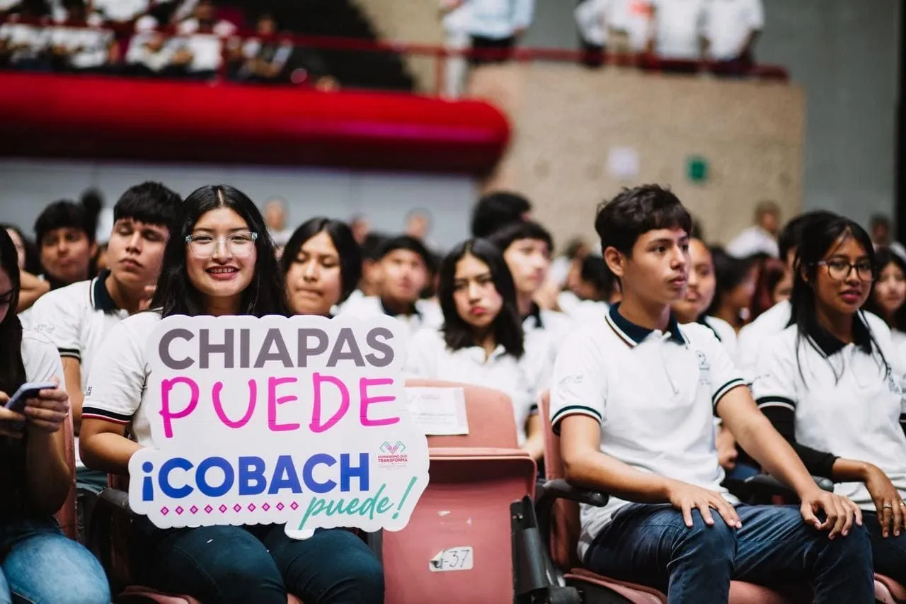Estudiantes del Cobach agradecen al gobernador Eduardo Ramírez el apoyo de Internet móvil gratuito