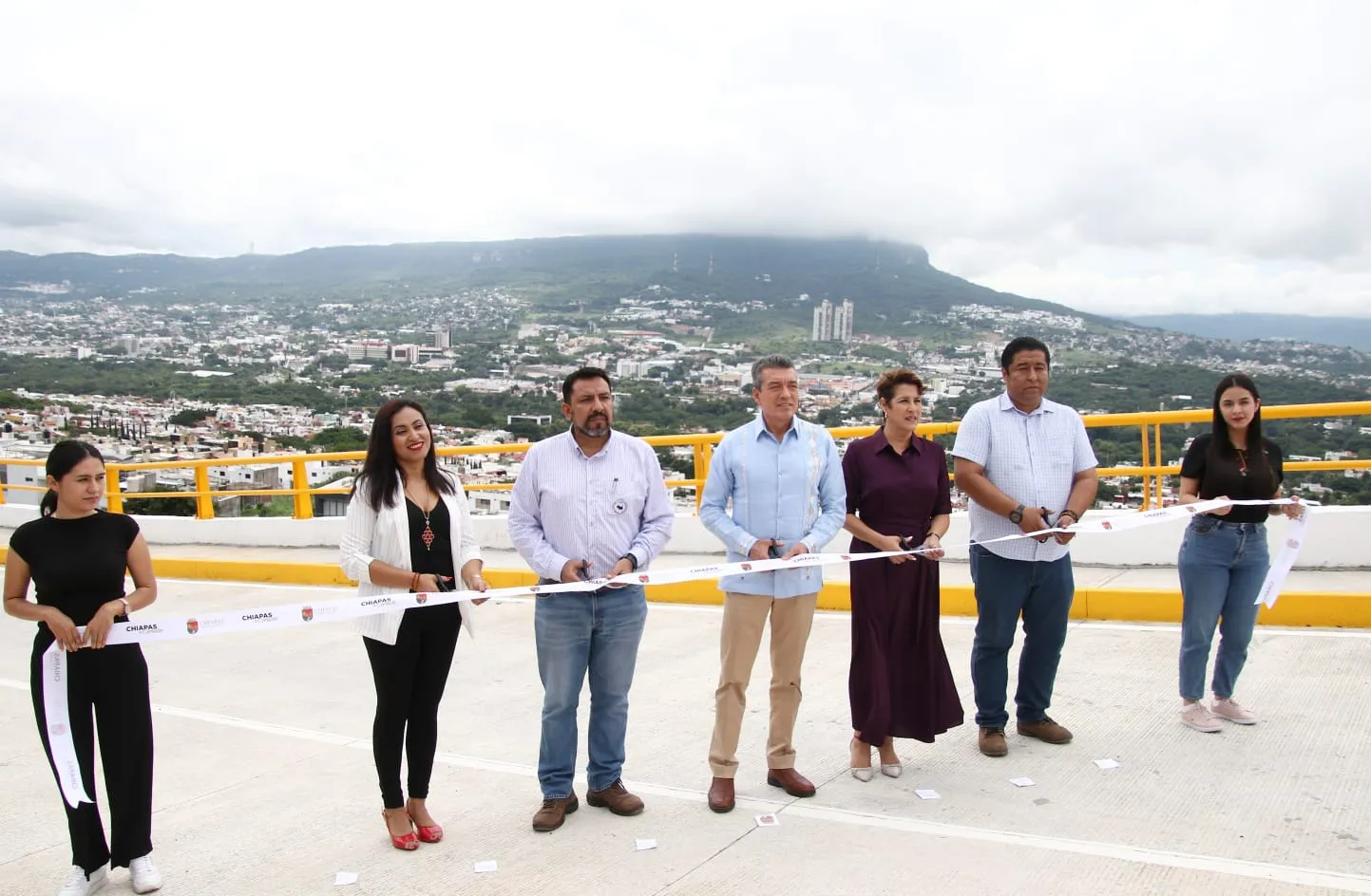 Inaugura Rutilio Escandón pavimentación de la Calle Lagunas de Montebello en la Colonia Laguitos