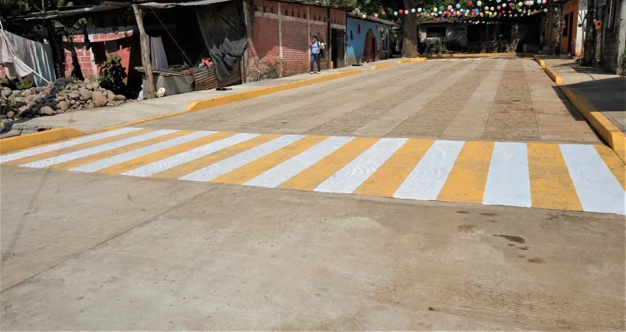 NUEVAS CALLES EN COLONIAS DE TAPACHULA MEJORAN LA SEGURIDAD Y LA MOVILIDAD
