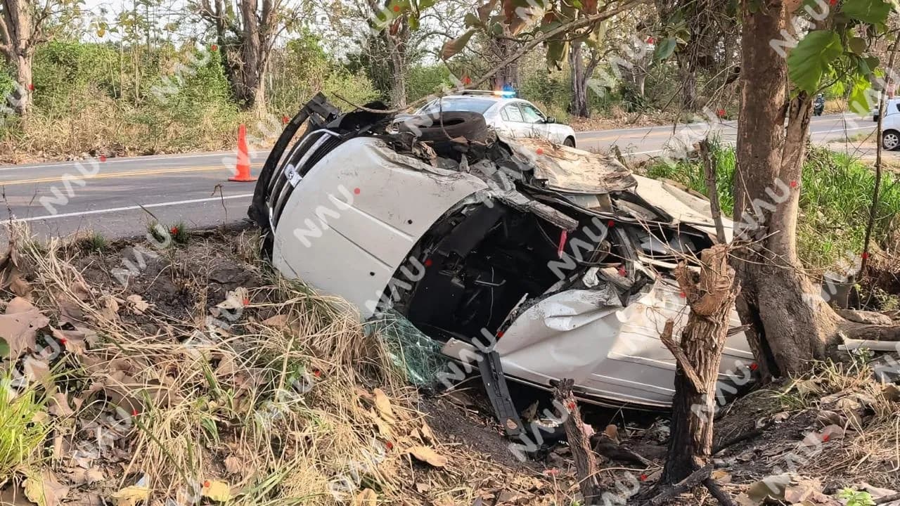 Vuelca camioneta en la Tapachula–Puerto Madero tras reventón de llanta; un lesionado