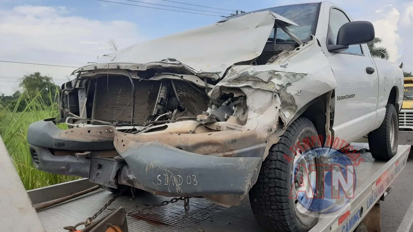 Pick up chocó por alcance contra camión volteo