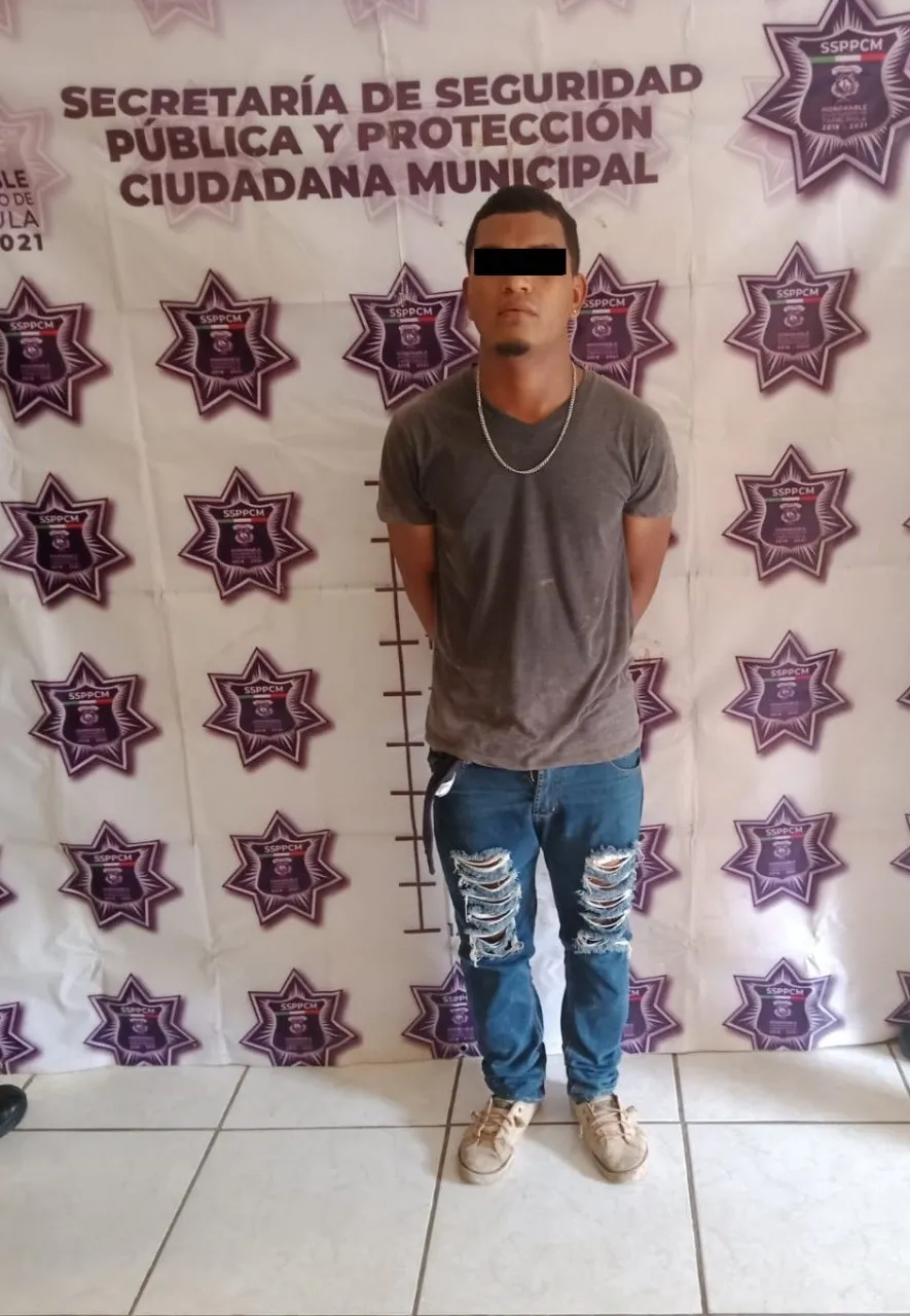 DETIENEN A HONDUREÑO POR ASALTO CON VIOLENCIA; UTILIZABA PISTOLA DE PLÁSTICO