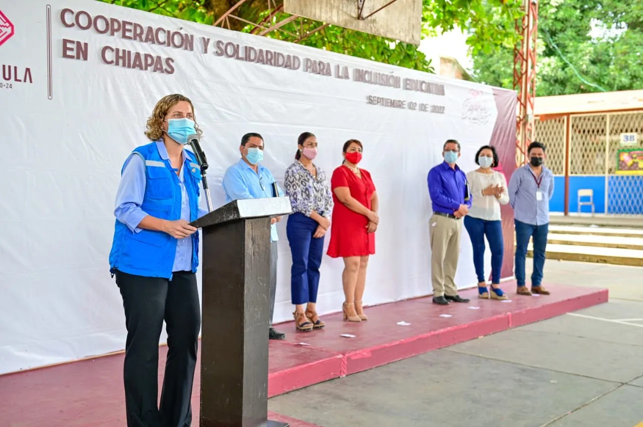 ESCUELAS DE TAPACHULA RECIBEN APOYOS ESCOLARES POR PARTE DE ACNUR