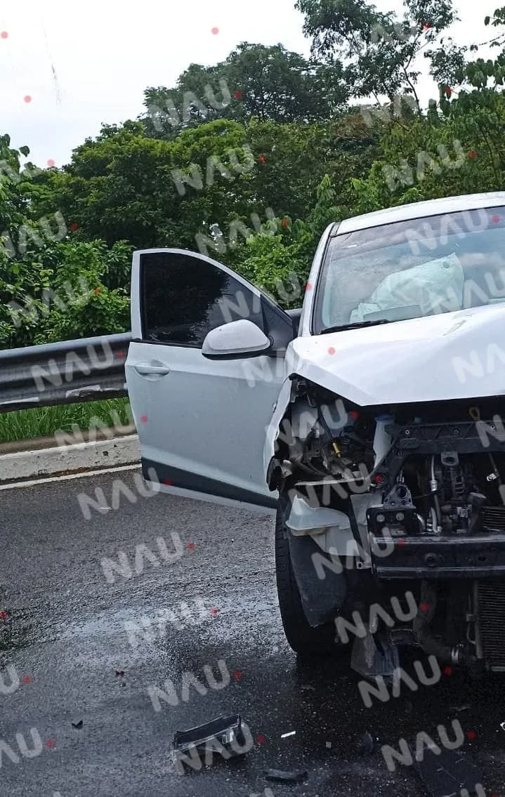 Solo daños materiales dejó accidente en la entrada de bonanza