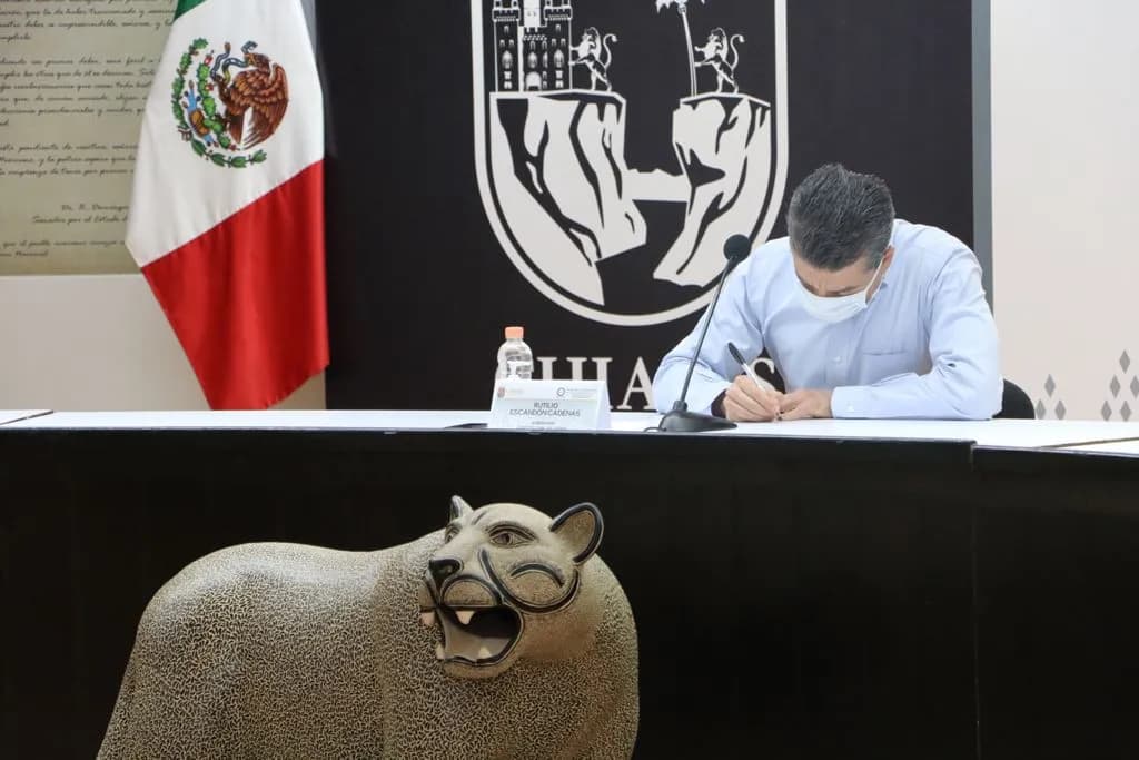 Vacunación anti COVID-19 al sector educativo continuará hasta que todos estén protegidos