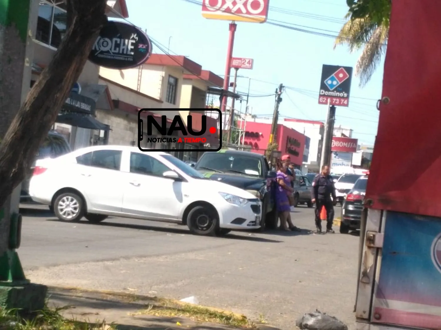 Sólo daños en accidente en cruce de semáforos