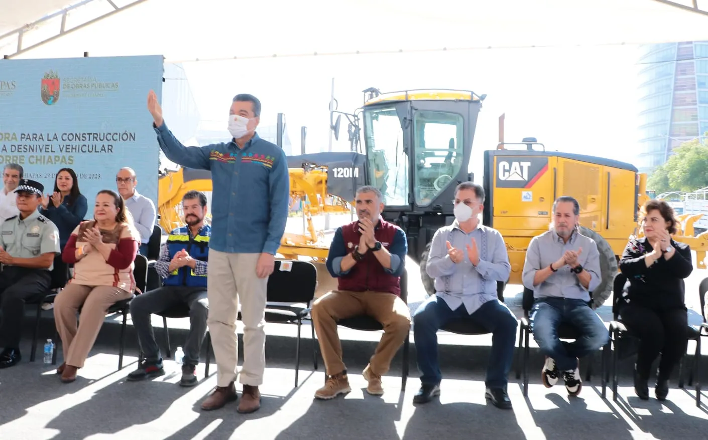 Rutilio Escandón da banderazo de inicio a construcción del paso a desnivel a la altura de la Torre Chiapas
