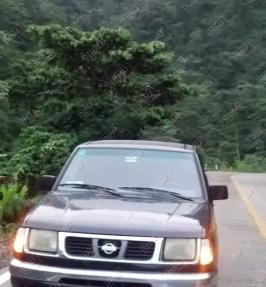 Roban otra camioneta del estacionamiento de tienda comercial
