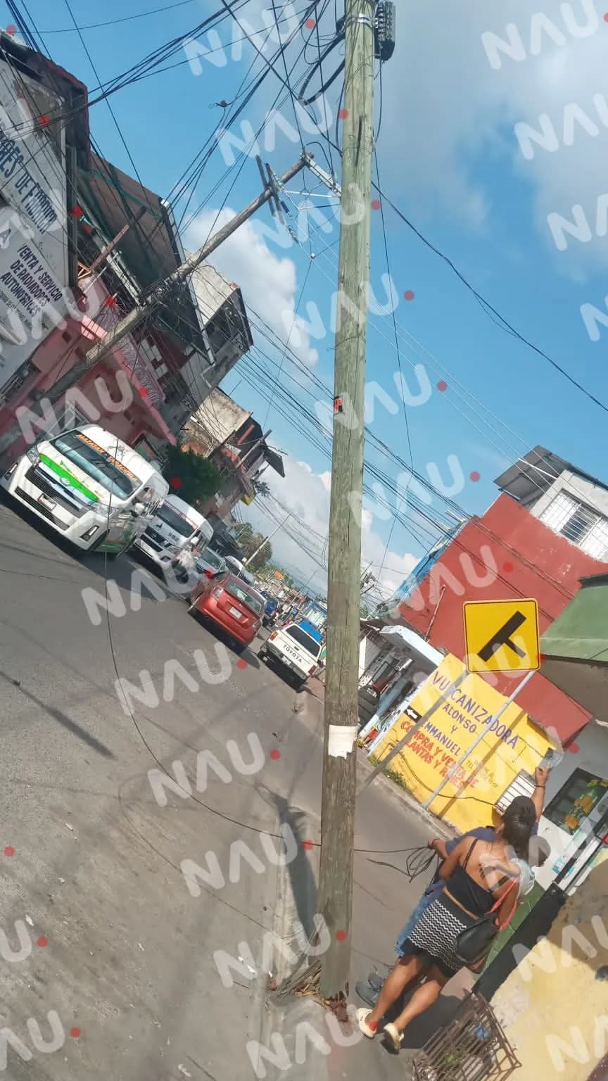 Poste de Telmex está a punto de caer