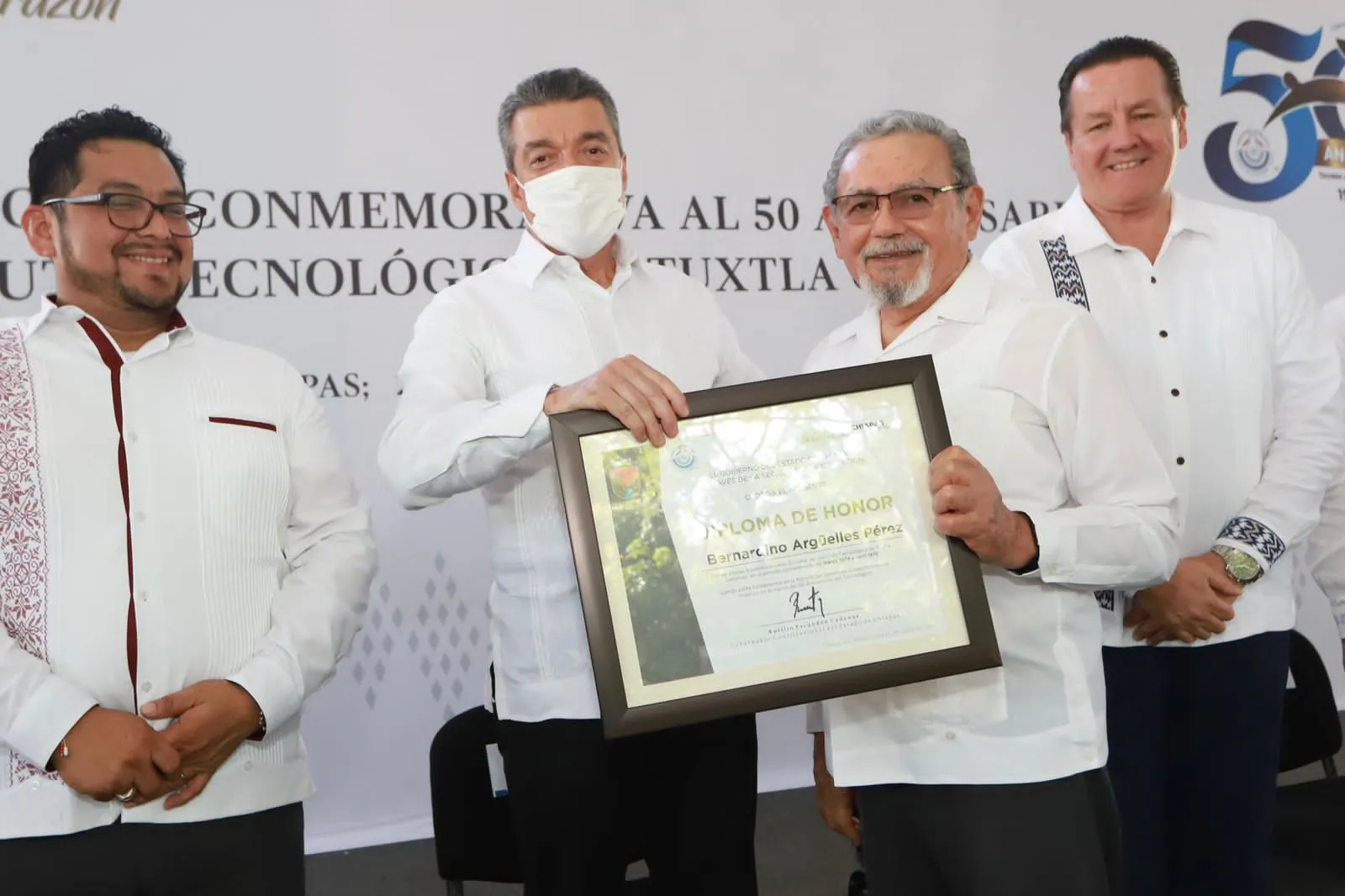 Rutilio Escandón asistió a la Ceremonia del 50 Aniversario del Tecnológico Nacional de México Campus Tuxtla
