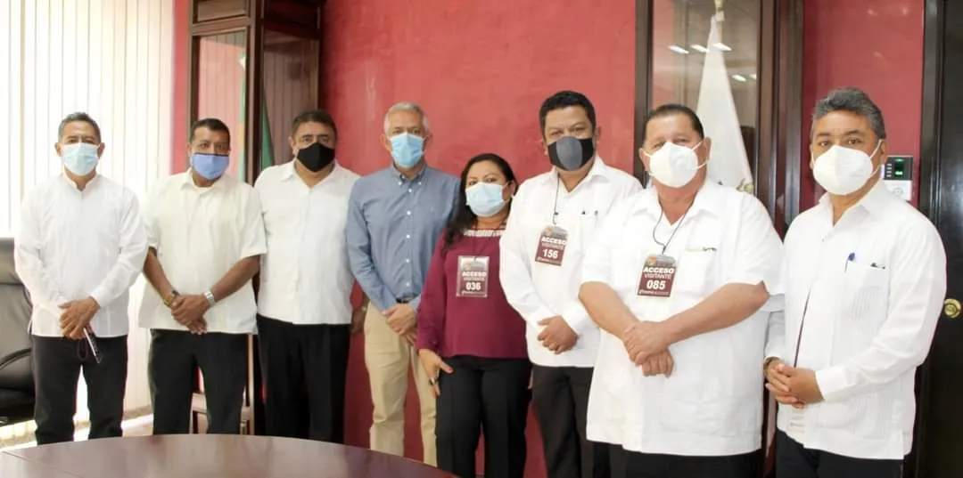 Se reúne fiscal general con abogados de Chiapas