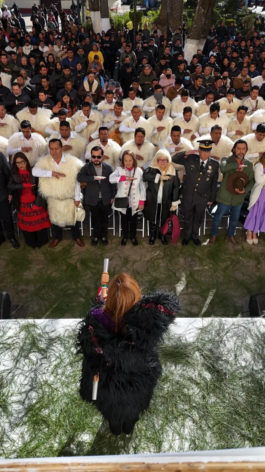Comunidades de San Cristóbal refrendan mandato a Fabiola Ricci con la entrega del Bastón de Mando