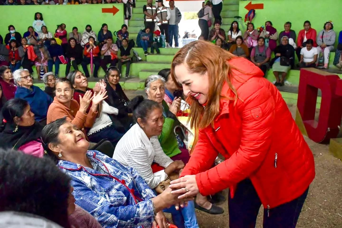 Se fortalece la entrega de apoyos alimentarios a mujeres de SCLC