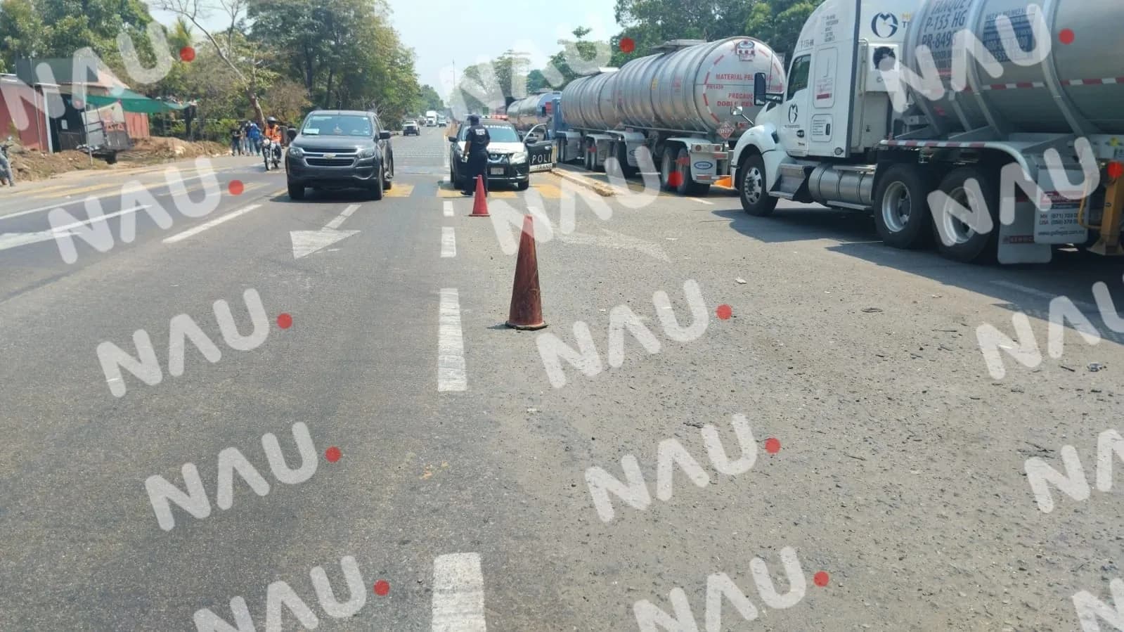 Falla mecánica de un pesado camión causa obstrucción de tránsito sobre la carretera Huehuetan TAPACHULA