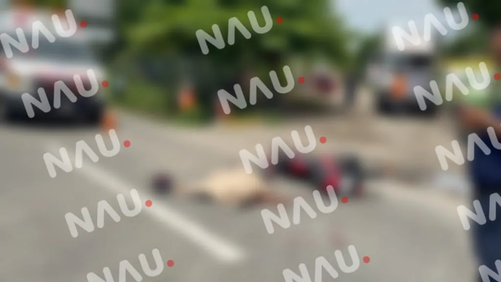 Muere motociclista y un menor está gravemente lesionado