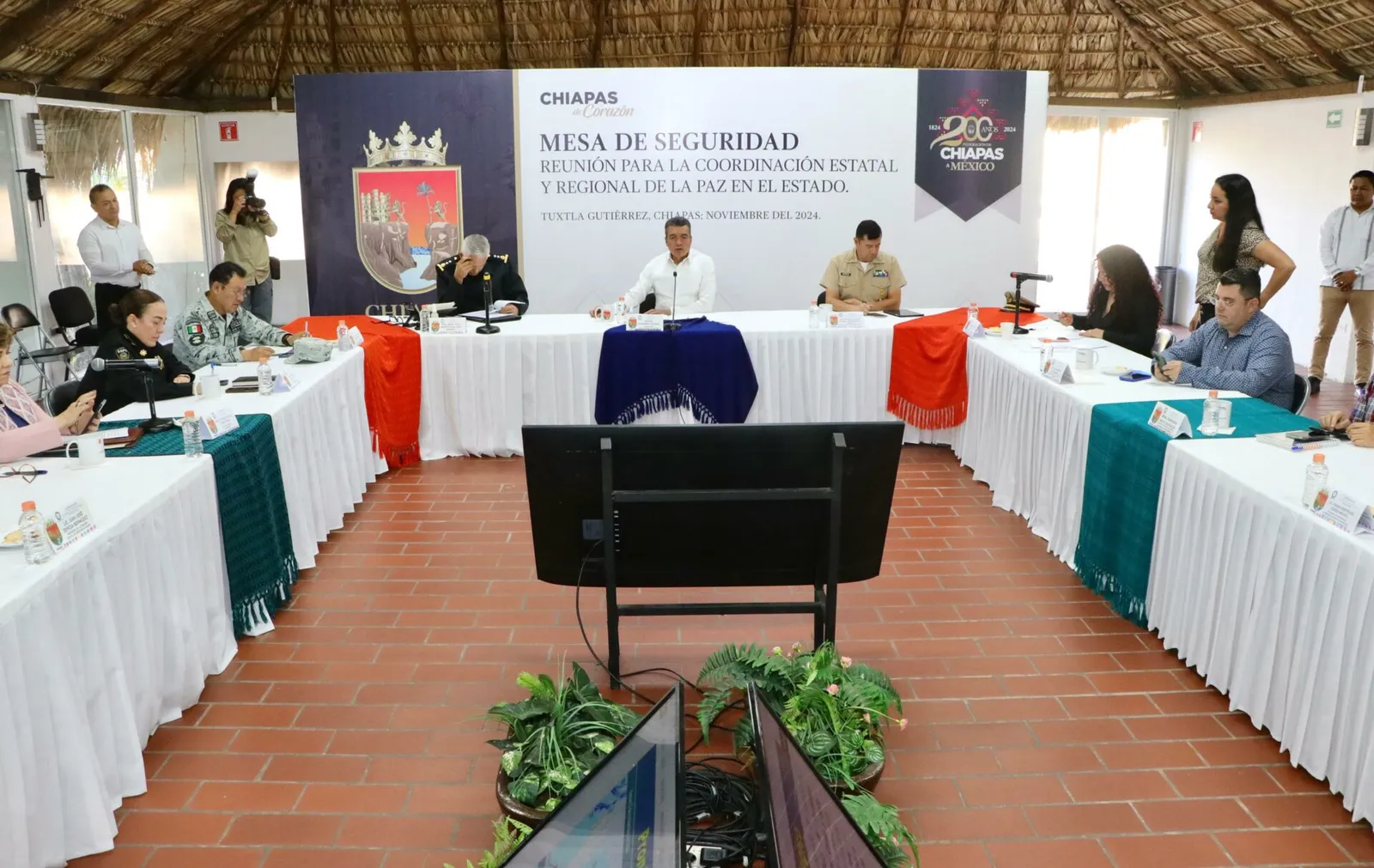 Anuncia Rutilio Escandón adelanto del 50 % de aguinaldo a trabajadores del Gobierno del Estado