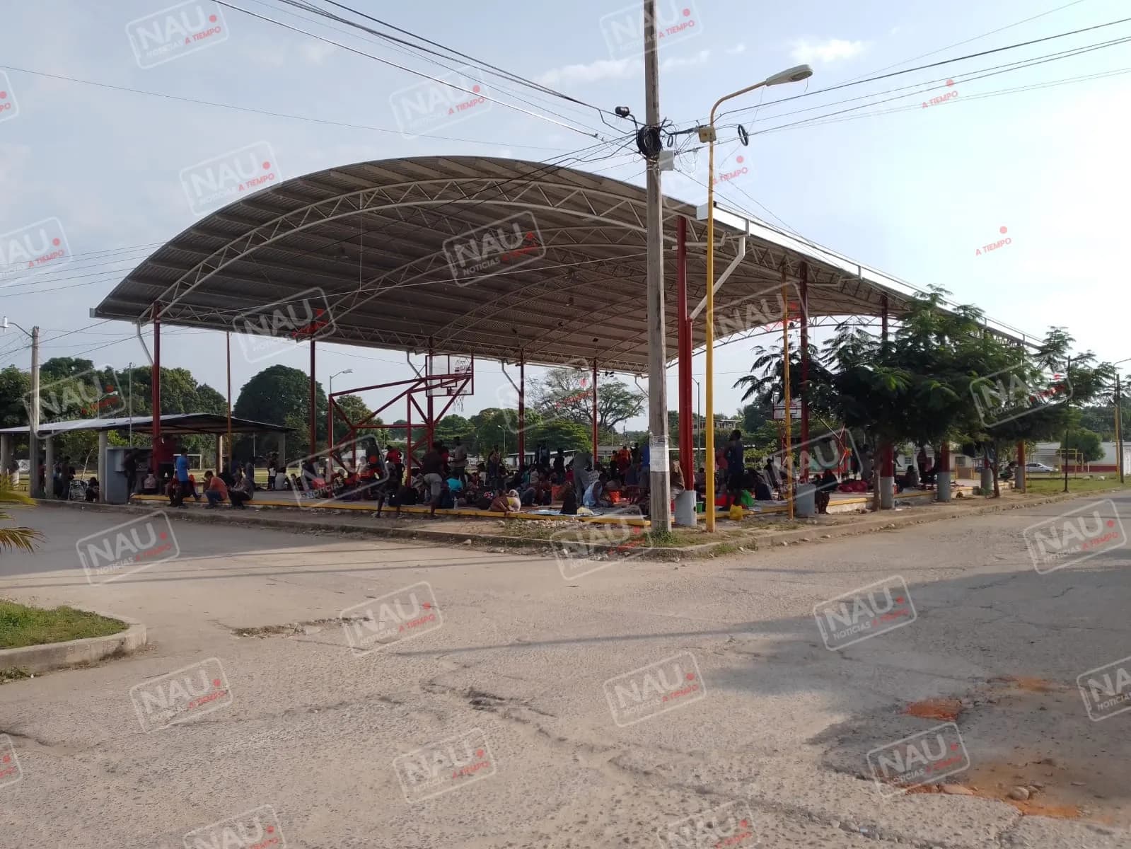 Más migrantes, en su mayoría de haitianos, se apoderan del campo de Mapastepec
