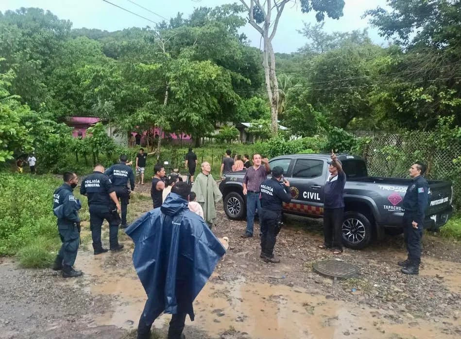 ATIENDE AYUNTAMIENTO DE TAPACHULA A AFECTADOS POR LLUVIAS EN VIVA MÉXICO