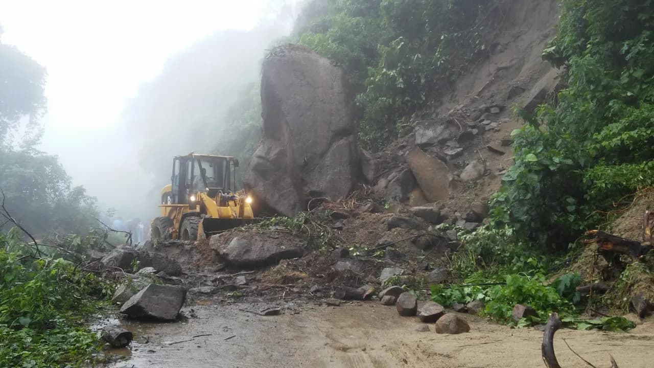 Se Intensifican Trabajos Para Abrir Carretera Afectada Por Derrumbes En La Zona Alta De Tapachula
