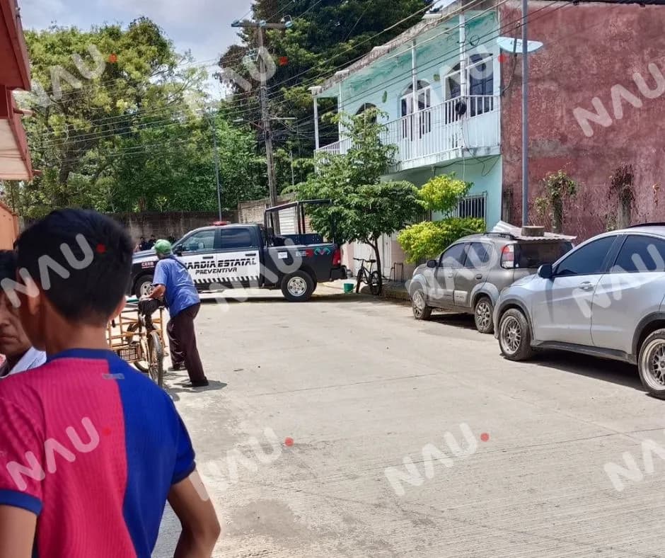 Balean a chofer de transporte público en la colonia Palmeras de Tapachula